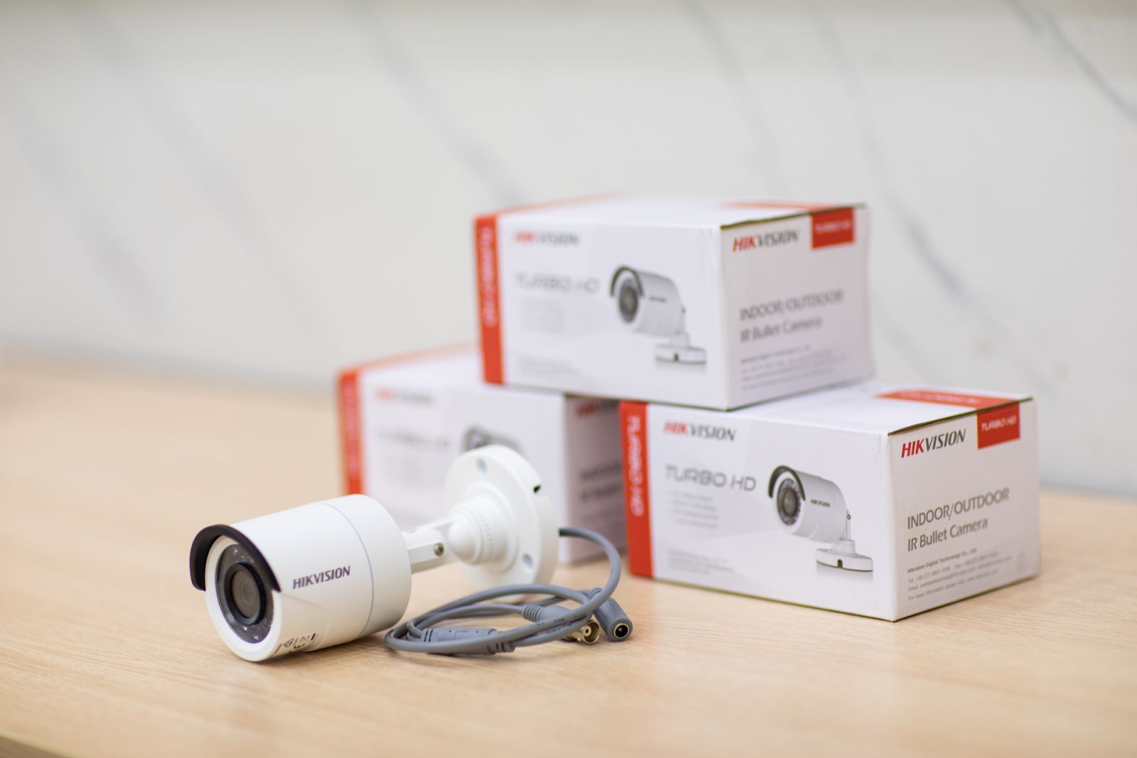 TRỌN BỘ 4 CAMERA QUAN SÁT HIKVISON 1.0 MPX