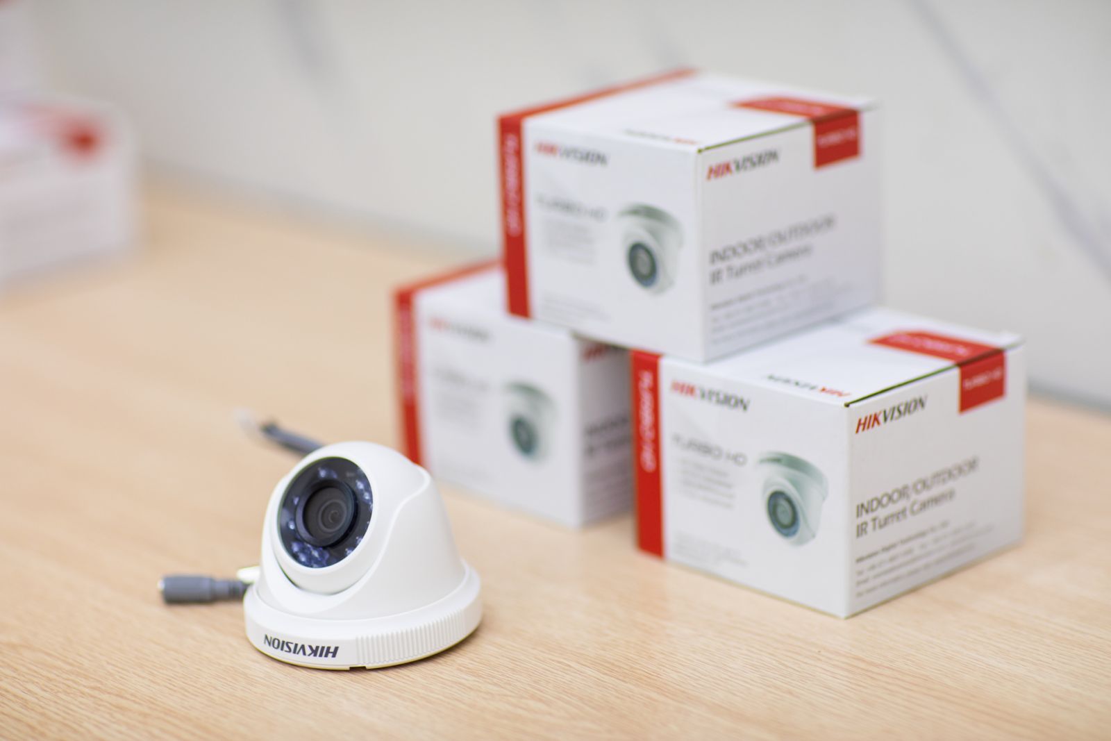 TRỌN BỘ 4 CAMERA QUAN SÁT HIKVISON 1.0 MPX